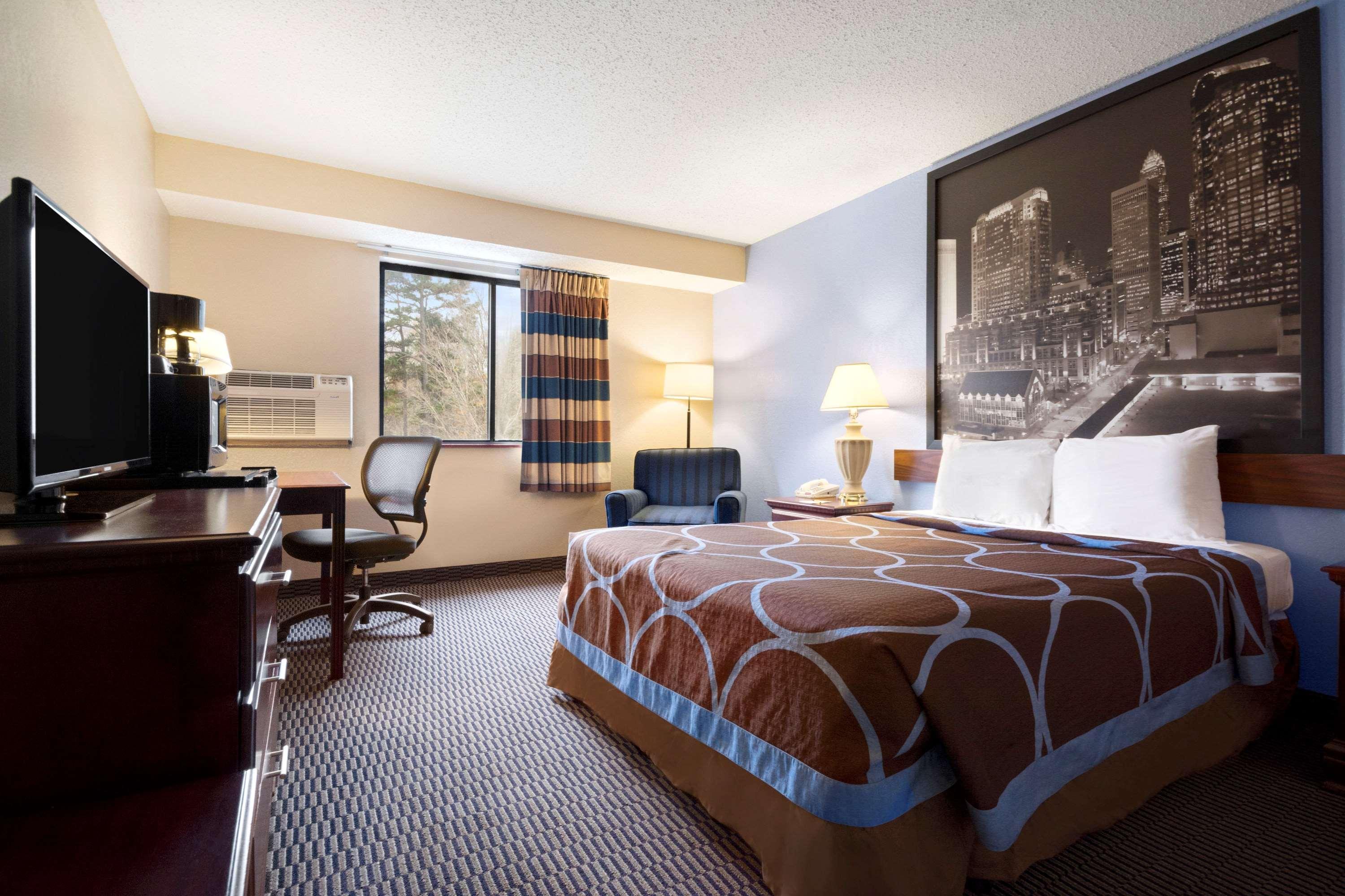 Super 8 By Wyndham Charlotte University Экстерьер фото